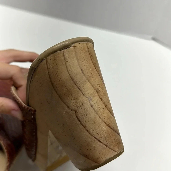 Free People Hillary Clog Leather Wooden Heeled Mule Shoes High Heels Size 40 10 - Picture 11 of 12